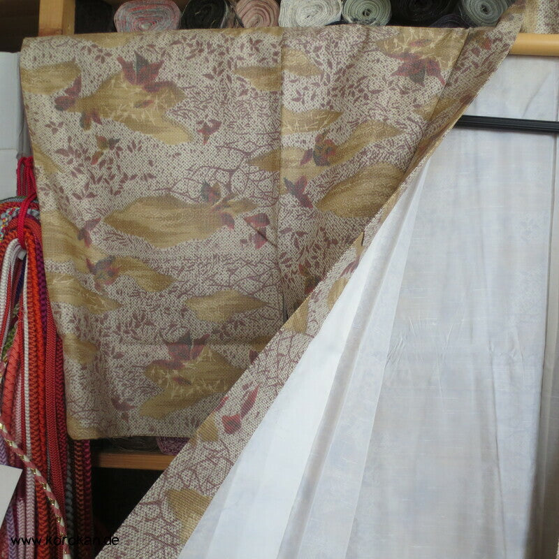 'Tsumugi Seiden Kasuri Blätter Kimono