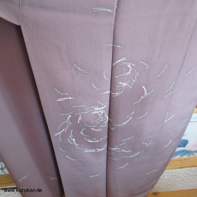 Seidencrepe mit Kiefernadelwirbeln Tsukesage Kimono