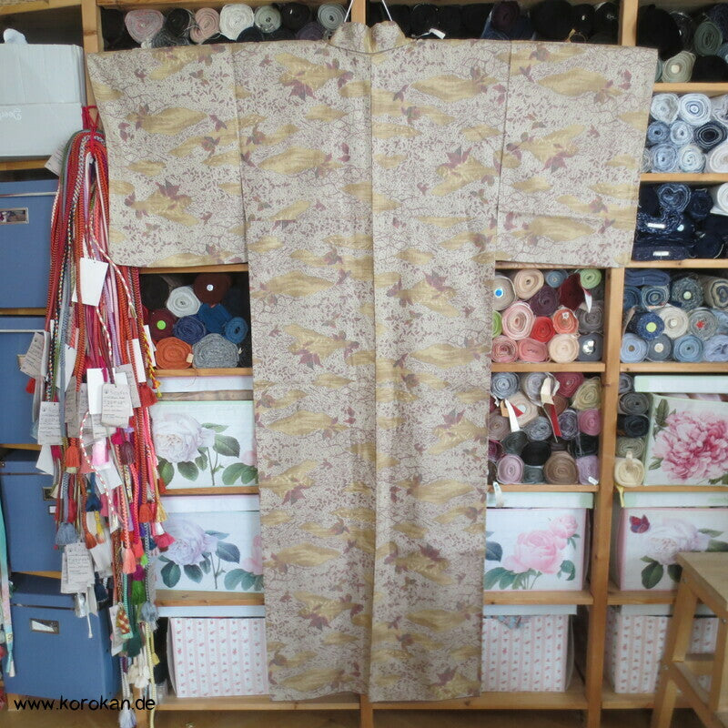 'Tsumugi Seiden Kasuri Blätter Kimono