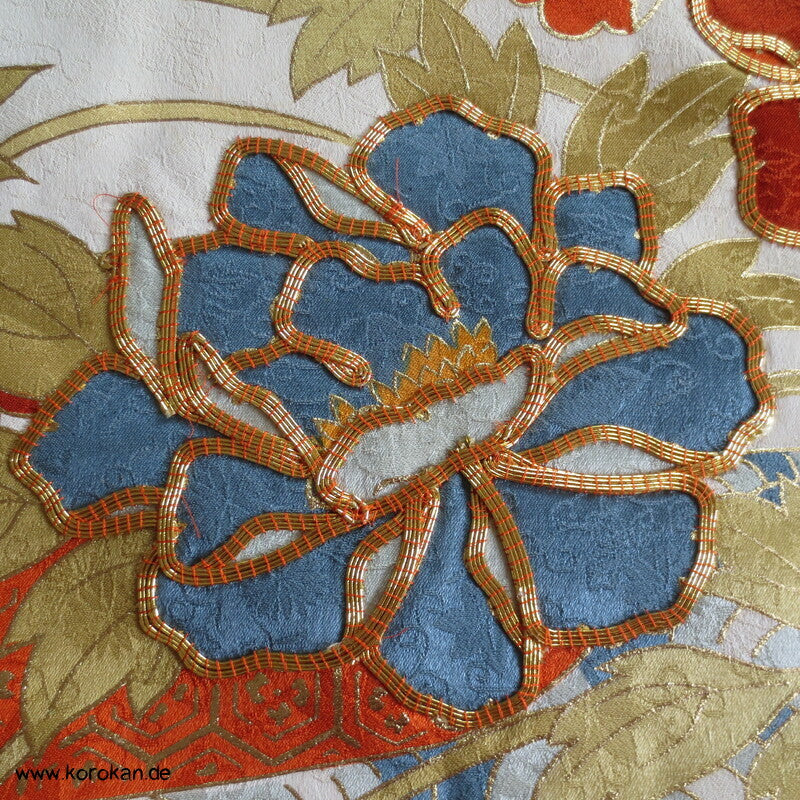 Nebelschwaden mit japanischen Mustern Seidendamast Furisode Kimono