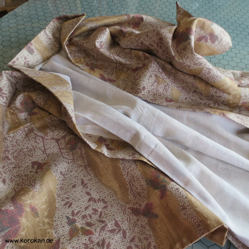 'Tsumugi Seiden Kasuri Blätter Kimono