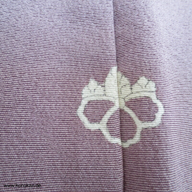 Seidencrepe mit Kiefernadelwirbeln Tsukesage Kimono