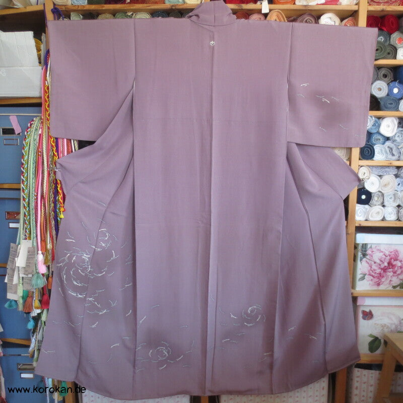 Seidencrepe mit Kiefernadelwirbeln Tsukesage Kimono
