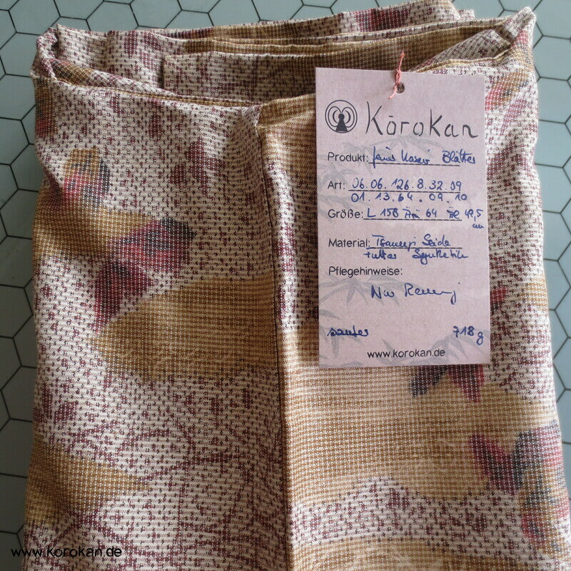 'Tsumugi Seiden Kasuri Blätter Kimono