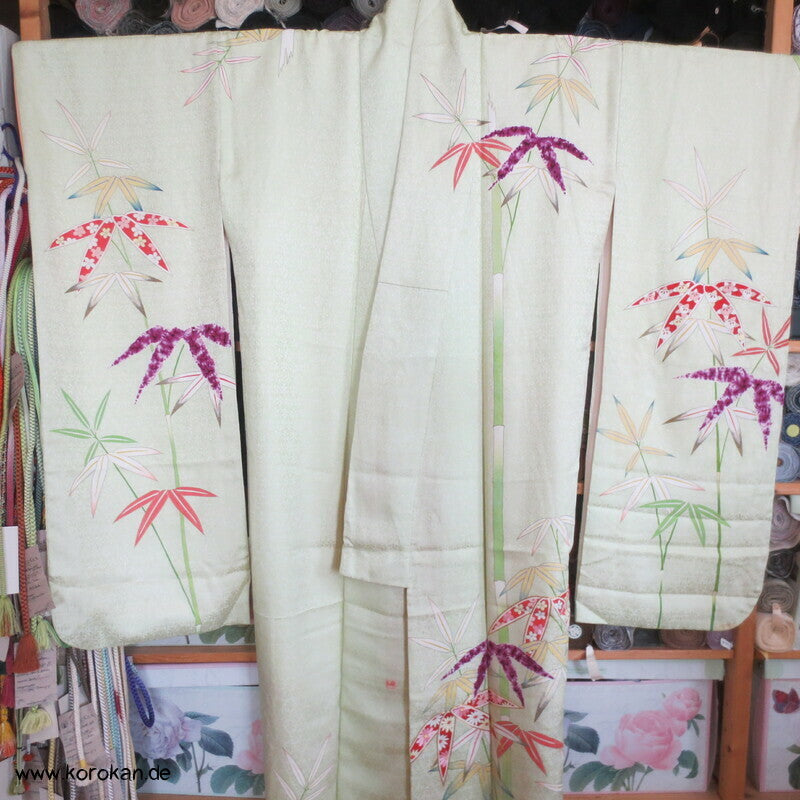 Künstler Furisode, unterschiedlichste Bambusblätter