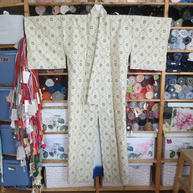 Matzukawabishi Zackenmuster Kasuri Tsumugi Kimono