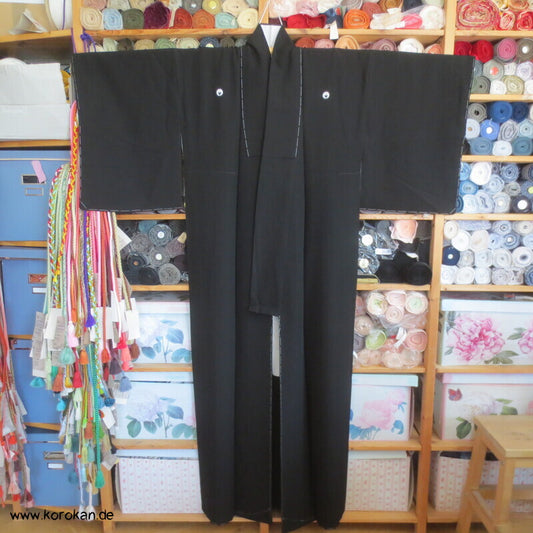 5 Fuji Mon Mofuku, formeller schwarzer Seidencrepe Kimono