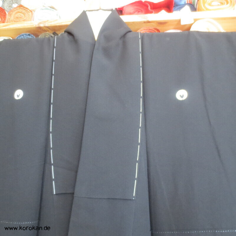 5 Fuji Mon Mofuku, formeller schwarzer Seidencrepe Kimono