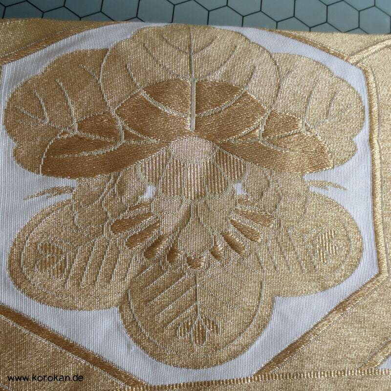 goldene Blüten - Kikko auf heller Seide Fukuro Obi