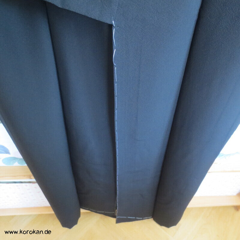 5 Fuji Mon Mofuku, formeller schwarzer Seidencrepe Kimono