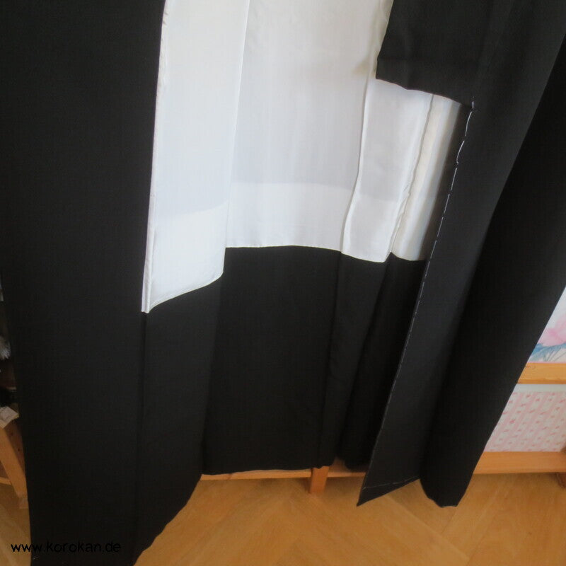5 Fuji Mon Mofuku, formeller schwarzer Seidencrepe Kimono