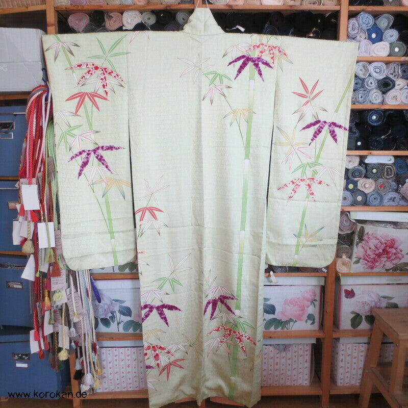 Künstler Furisode, unterschiedlichste Bambusblätter