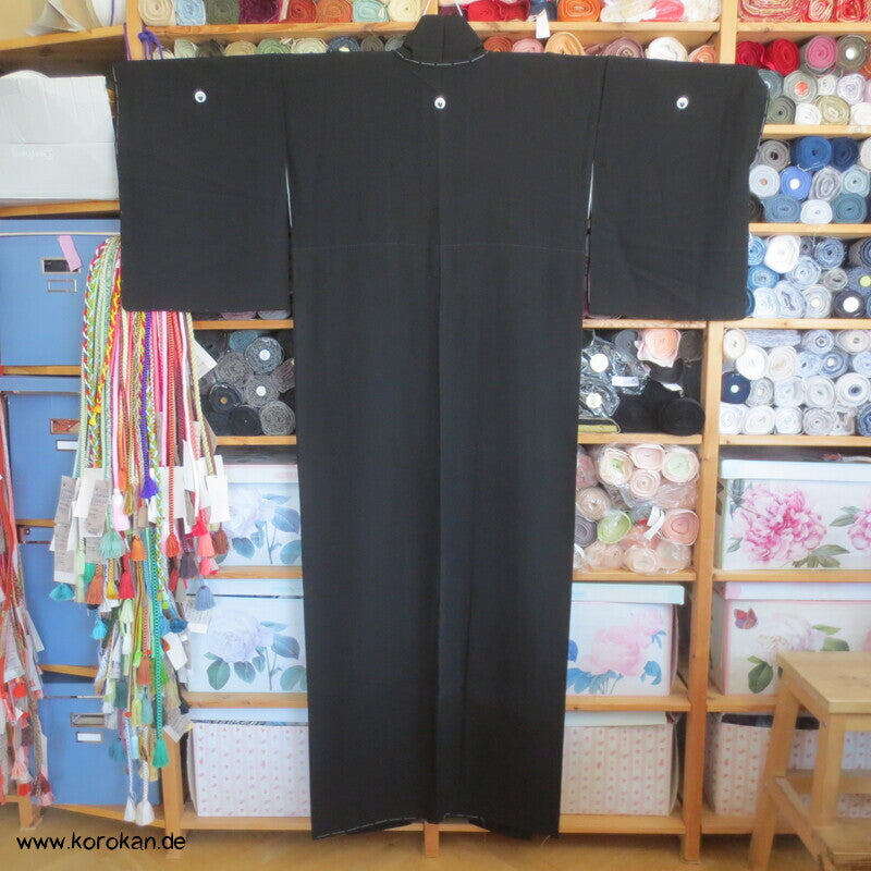 5 Fuji Mon Mofuku, formeller schwarzer Seidencrepe Kimono