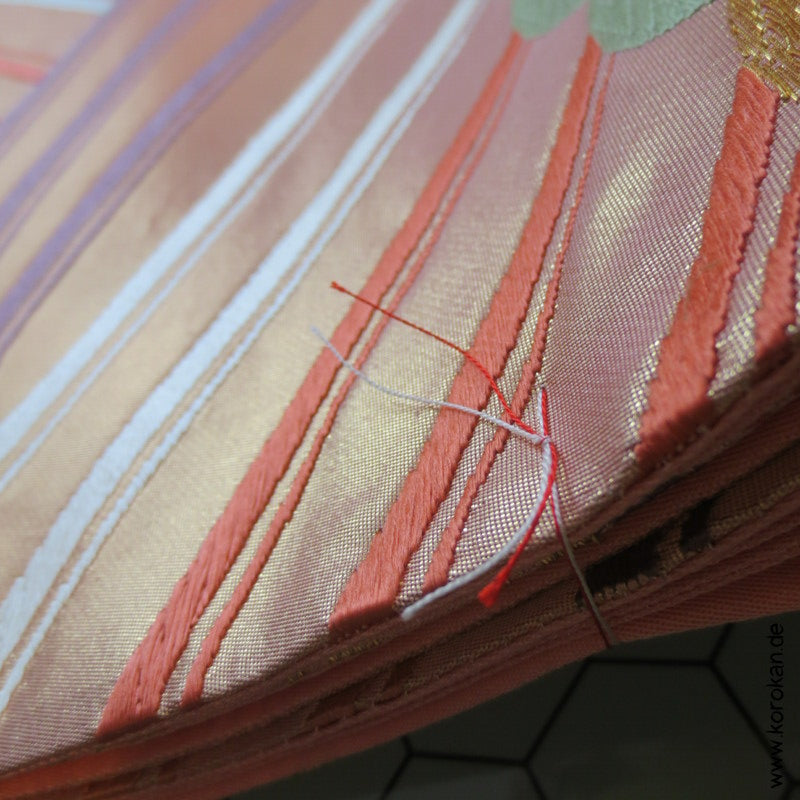 bunte Wellen auf rosa Glanz Originalgehefteter Fukuro Obi