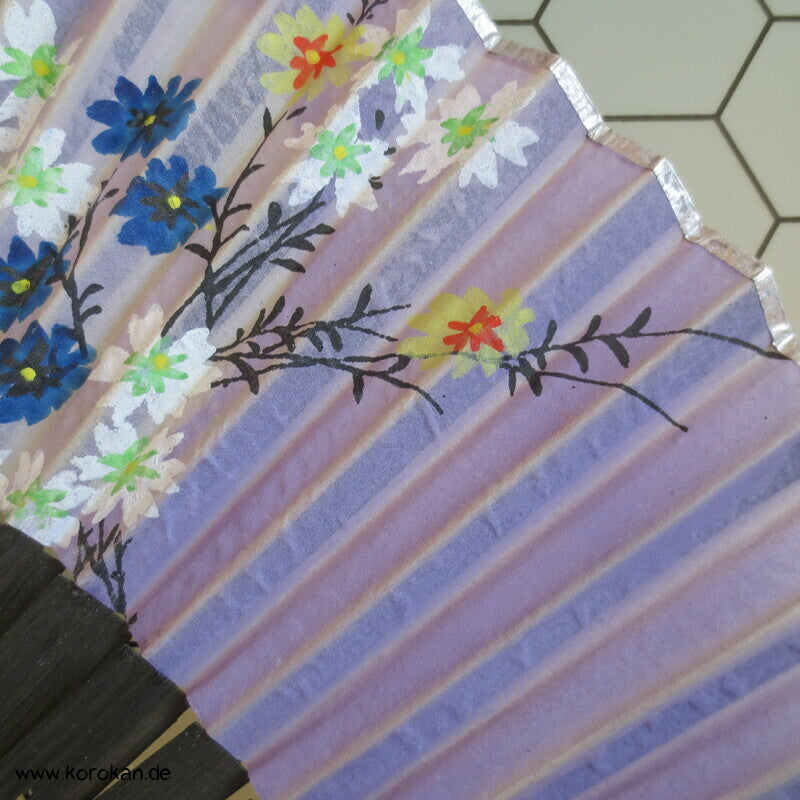 handbemaltes Papier auf gedunkeltem Bambus Fächer - Papier / Bambus