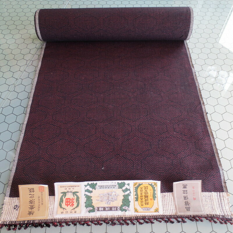 Kikko Kasuri schwarz rote Tsumugi Kimono Seide