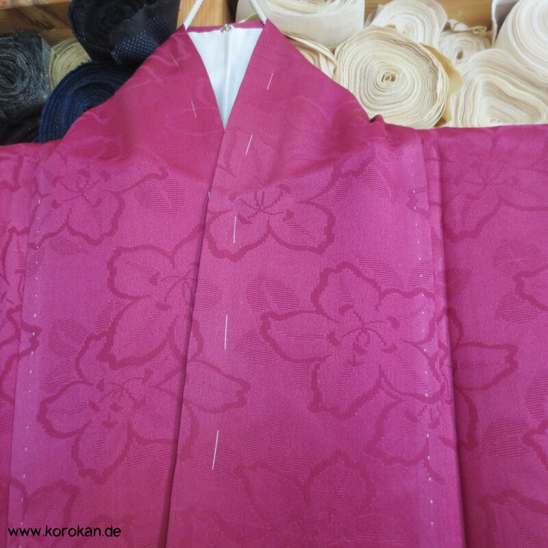 antiker Irotomesode Seiden Kimono mit Kusudama Blumenkugeln