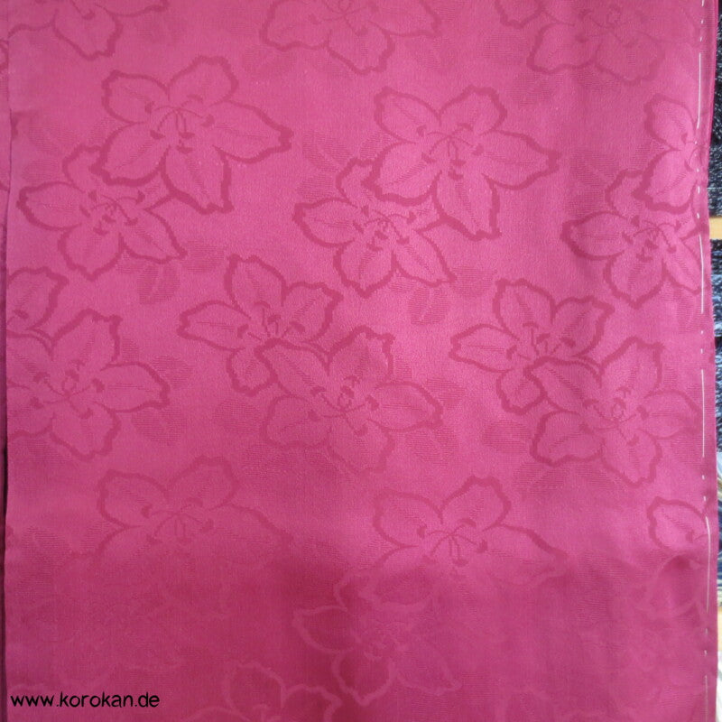 antiker Irotomesode Seiden Kimono mit Kusudama Blumenkugeln