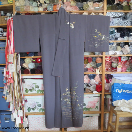 Homongi Seidencrepe Kimono goldenes Blättermuster auf grau