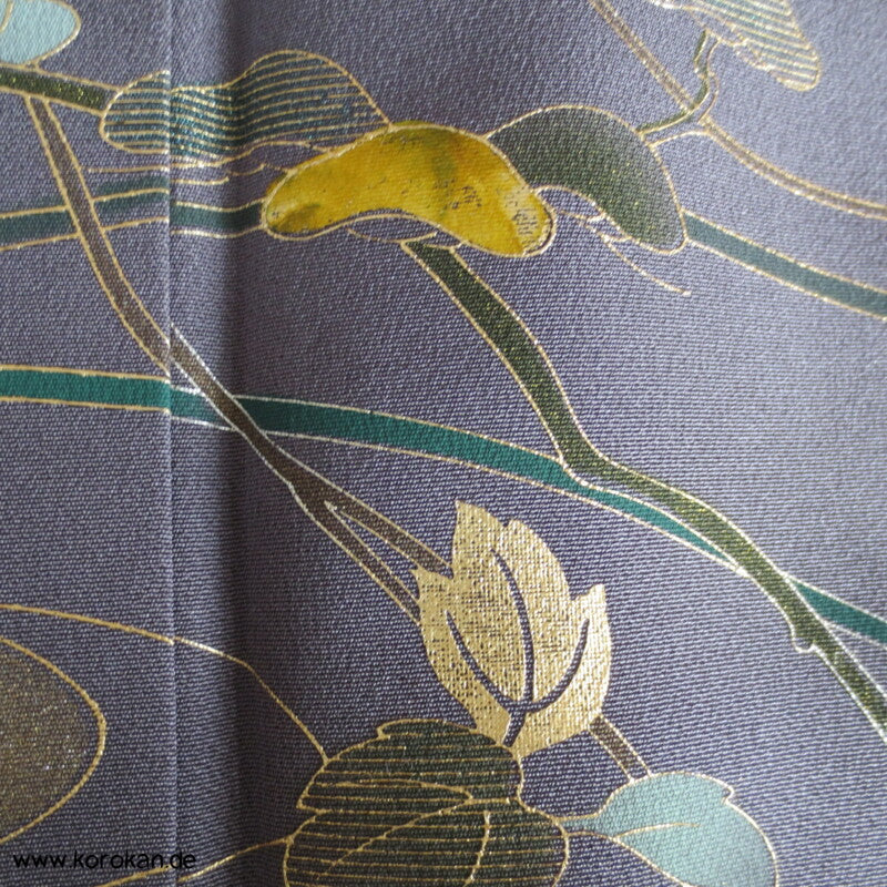 Homongi Seidencrepe Kimono goldenes Blättermuster auf grau