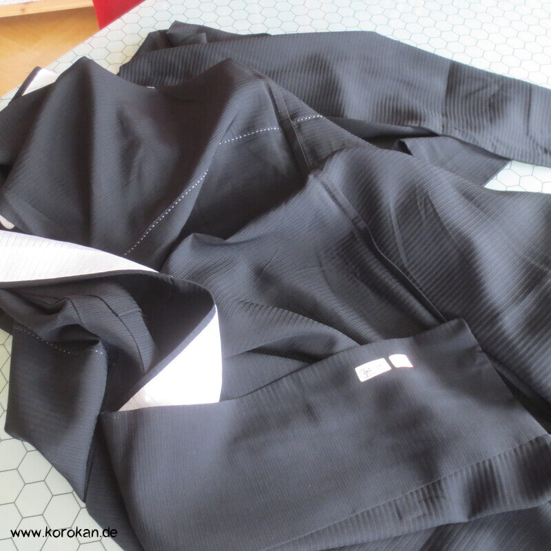 Mofuku 5 Mon formeller Kimono aus Rho gewebter Seide