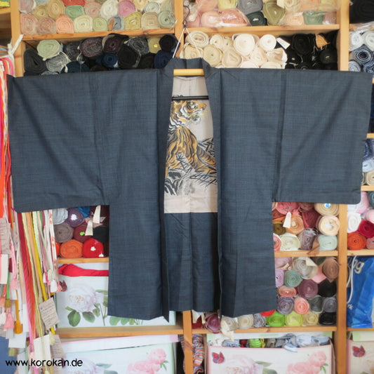 gewebter Tiger Futter, Haori Kimono Jacke - dunkelblaue Tsumugi Seide