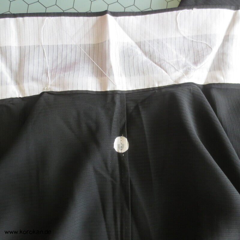 Mofuku 5 Mon formeller Kimono aus Rho gewebter Seide