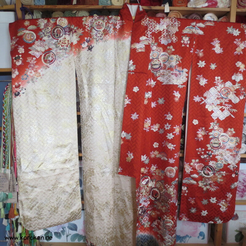 Blumen und Mon auf Higaki Rinzu Seiden Damast Furisode