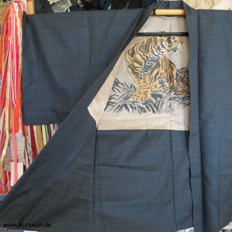 gewebter Tiger Futter, Haori Kimono Jacke - dunkelblaue Tsumugi Seide