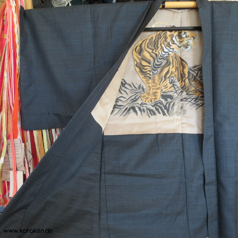 gewebter Tiger Futter, Haori Kimono Jacke - dunkelblaue Tsumugi Seide