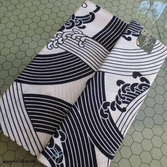 Wellen und Kanji originalgehefteter Yukata Kimono Stoff