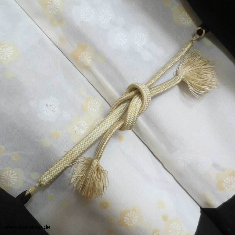 japanische Haori Kimono Jacke mit gemaltem Bambus auf schwarz