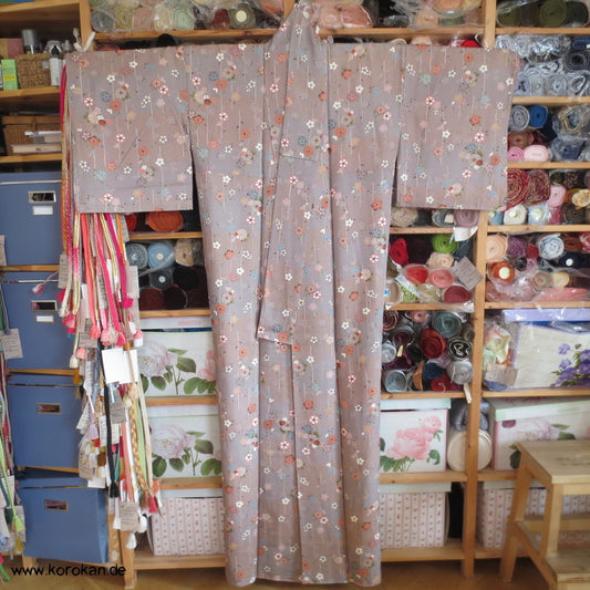 Sakura und Ume Blüten an Zweigen Komon Seiden Kimono
