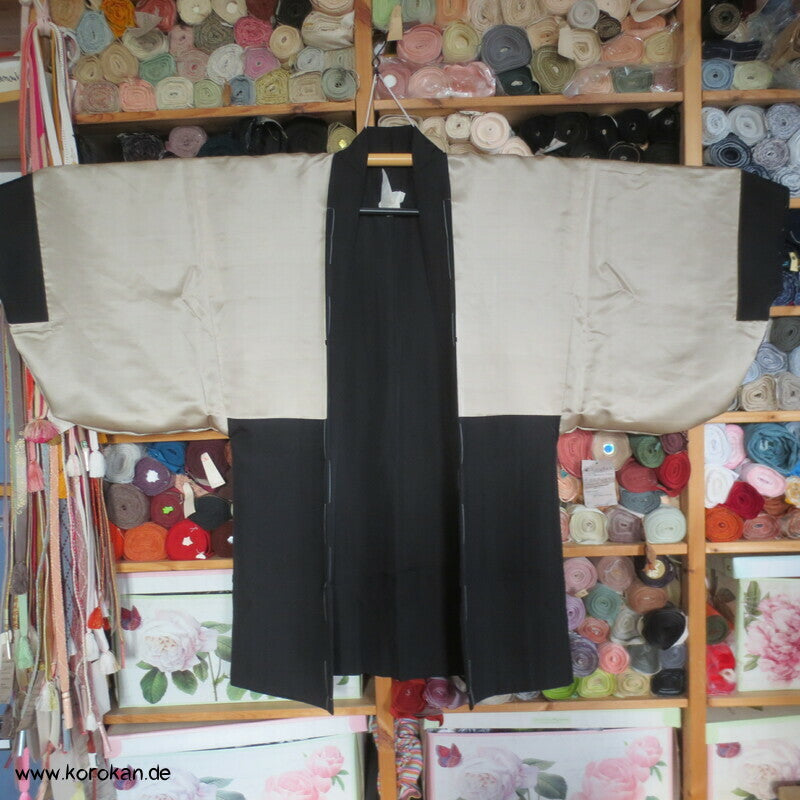 Haori Kimono schwarzer Seidencrepe Jacke, gewebtes Futterbild, 5 Mon
