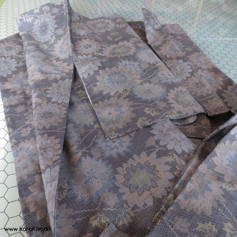 Kasuri Kiku Chrysanthemen Tsumugi Seiden Kimono