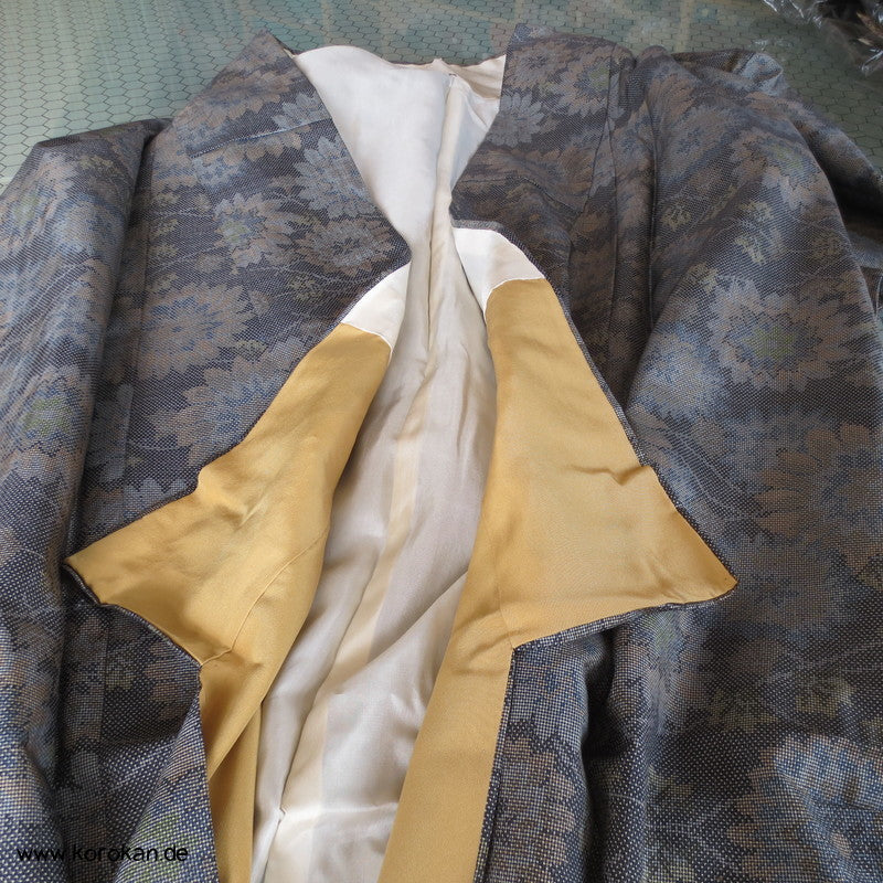 Kasuri Kiku Chrysanthemen Tsumugi Seiden Kimono