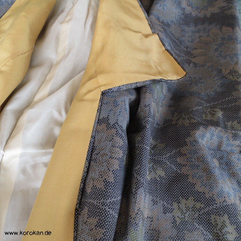 Kasuri Kiku Chrysanthemen Tsumugi Seiden Kimono