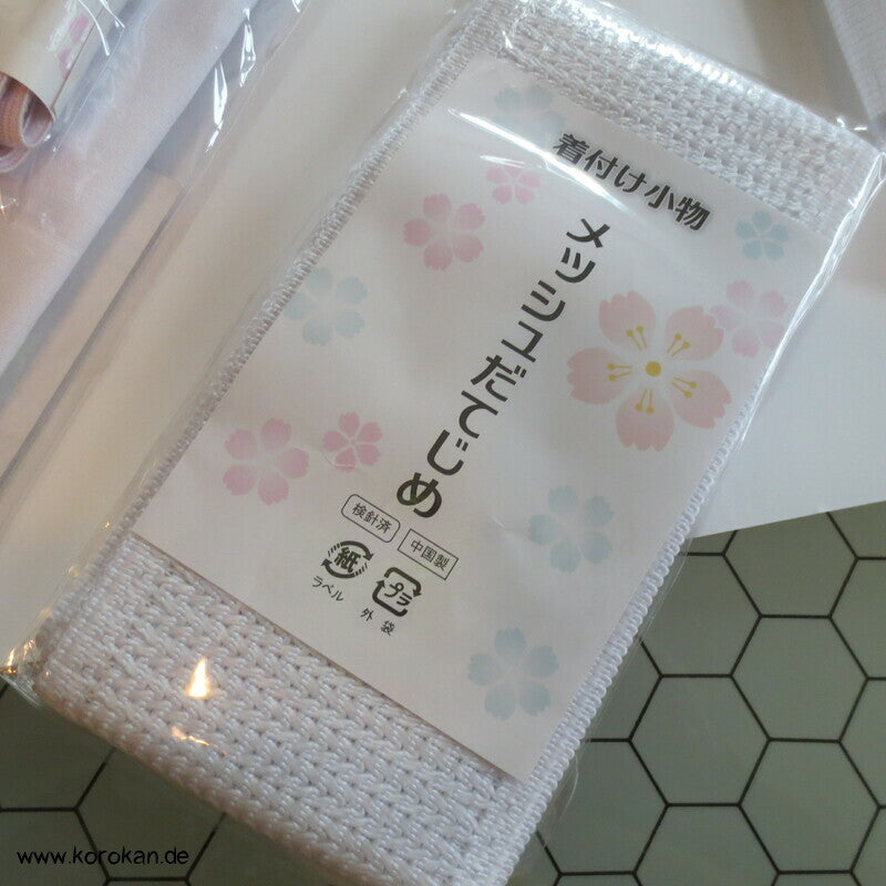 Set für Yukata Kimono: Juban, Himo, Korin, Maeita, Datejime