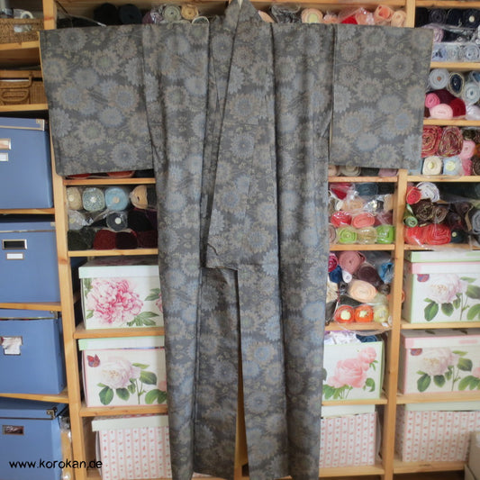 Kasuri Kiku Chrysanthemen Tsumugi Seiden Kimono