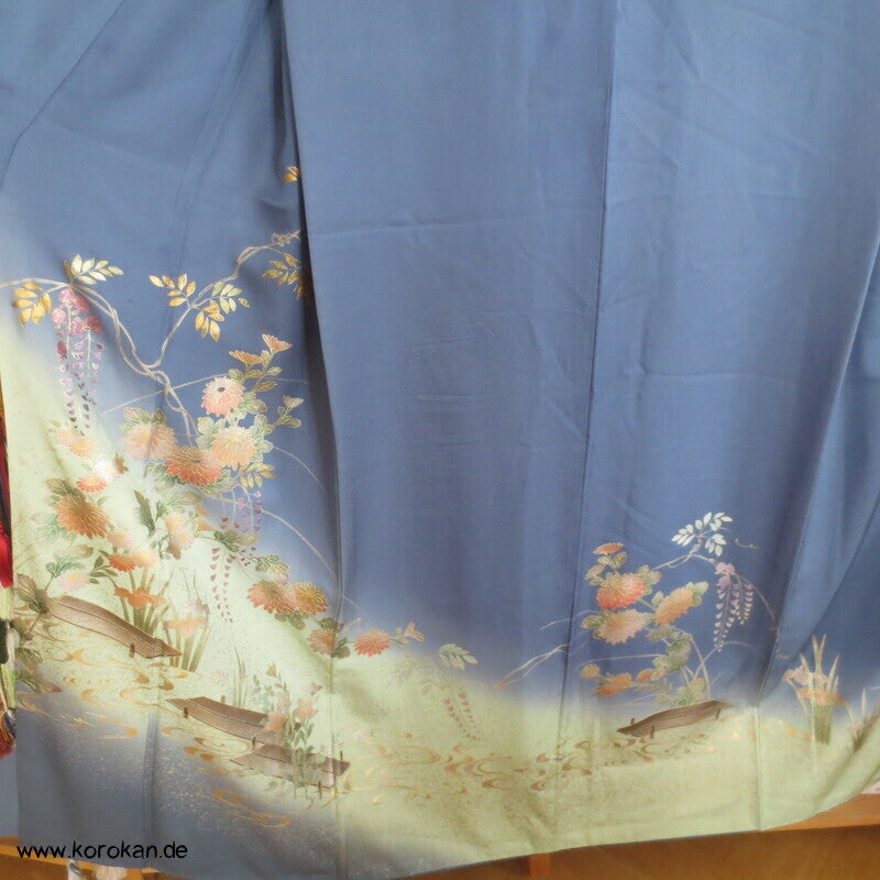 blaugrauer Seidencrepesatin Homongi Kimono, goldene Herbstblumen und -gräser
