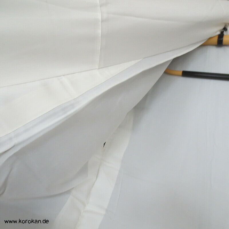 Junihitoe Hime und Verehrer Tomesode Kimono