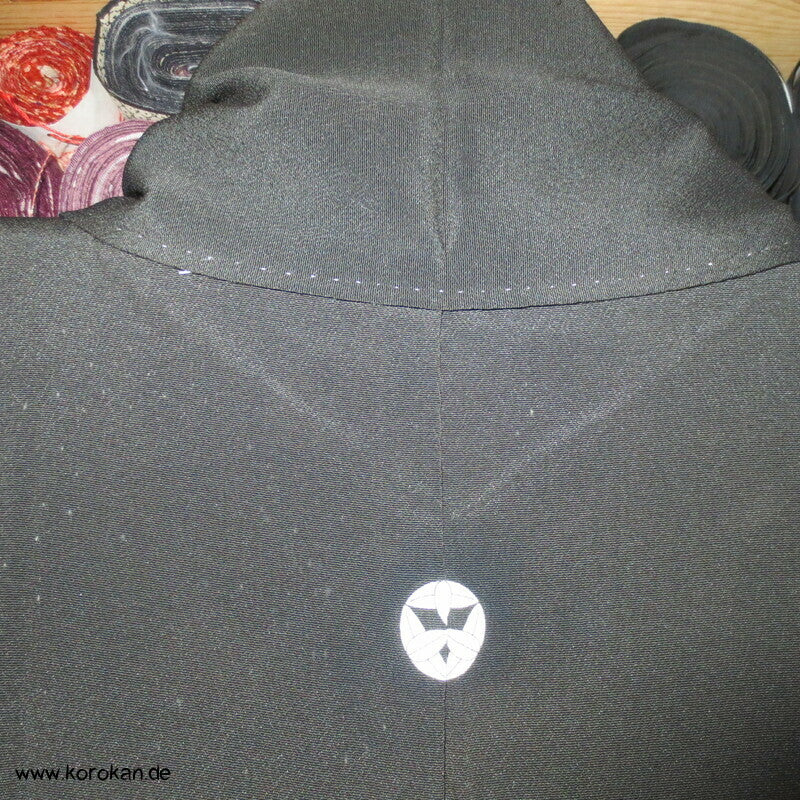 Junihitoe Hime und Verehrer Tomesode Kimono