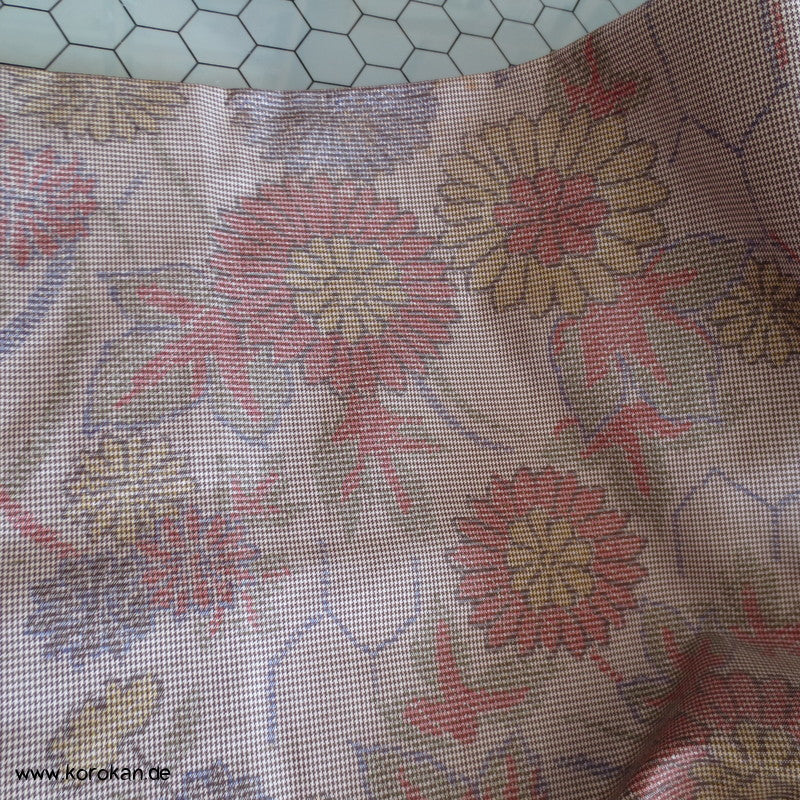 Kiku und Kikko Kasuri Tsumugiseiden Kimono