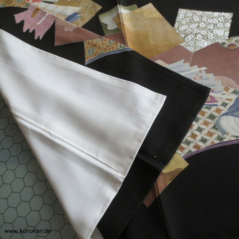 Junihitoe Hime und Verehrer Tomesode Kimono