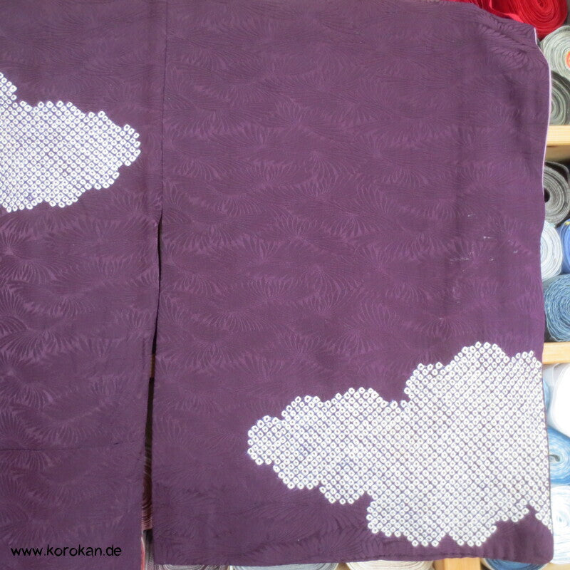Shibori Wolkenmuster, aubergine Seidendamast Tsukesage Kimono