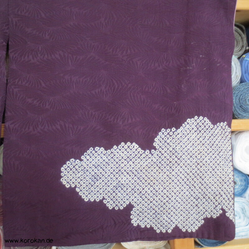 Shibori Wolkenmuster, aubergine Seidendamast Tsukesage Kimono