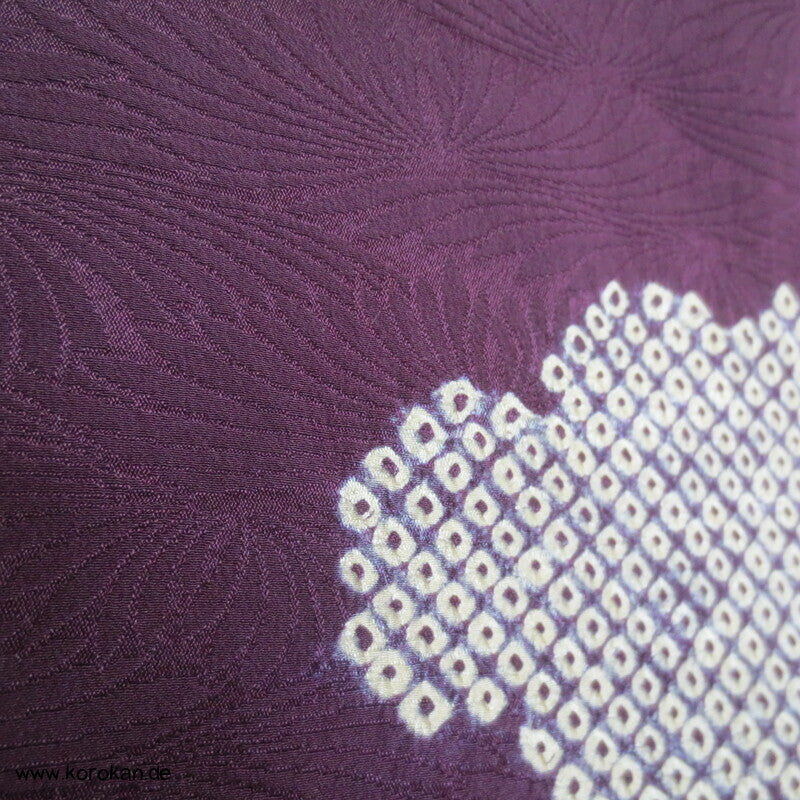 Shibori Wolkenmuster, aubergine Seidendamast Tsukesage Kimono