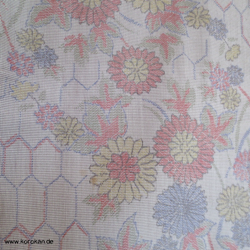 Kiku und Kikko Kasuri Tsumugiseiden Kimono