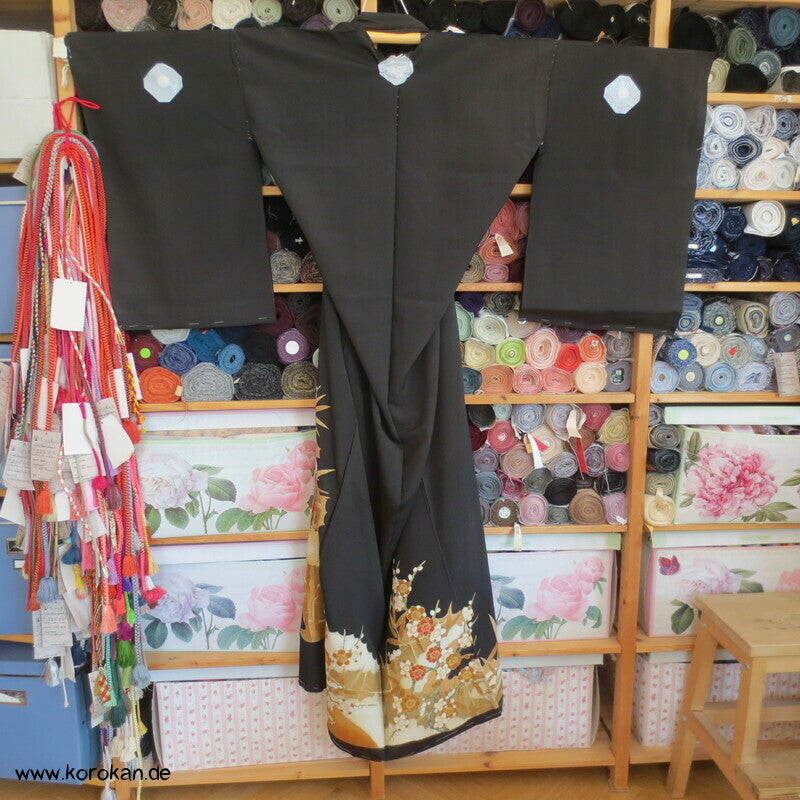 Tomesode, Ume und Bambus, viel Gold Seiden Karieba