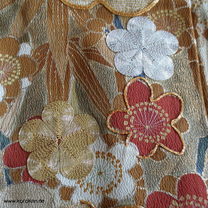 Tomesode, Ume und Bambus, viel Gold Seiden Karieba